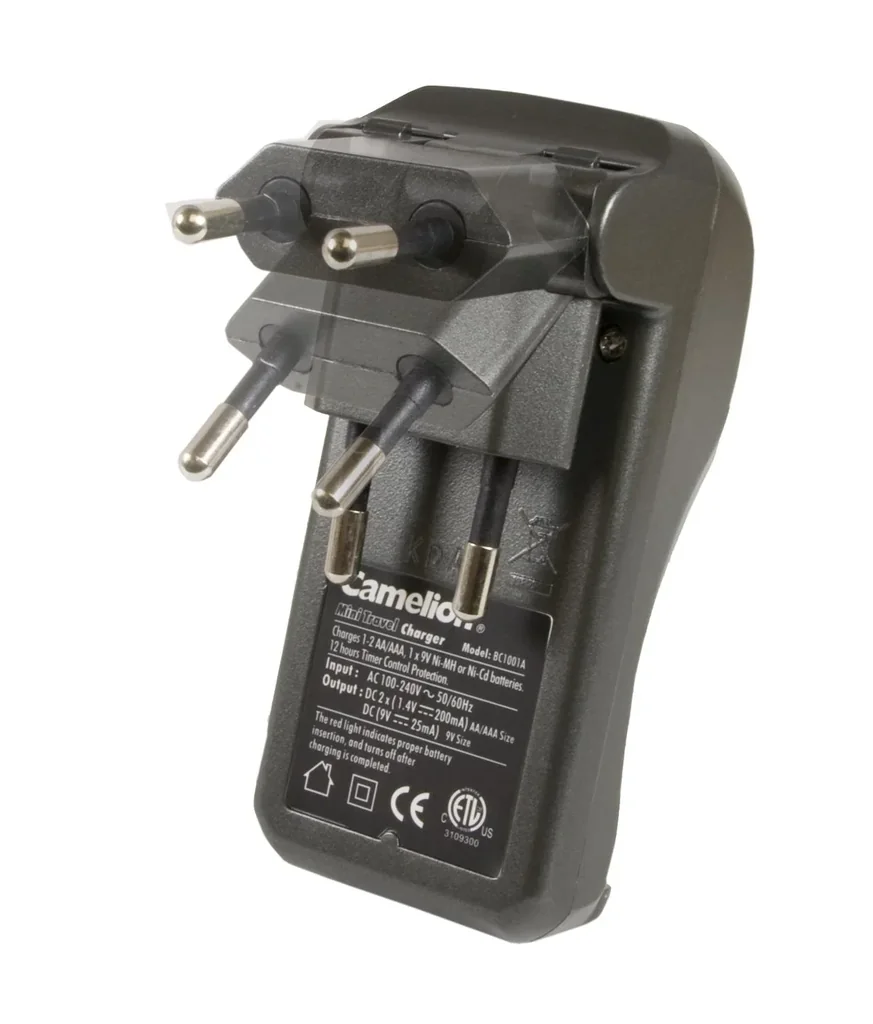 Travel plug-in charger for 2x AA/AAA or 1x 9V, foldable plug