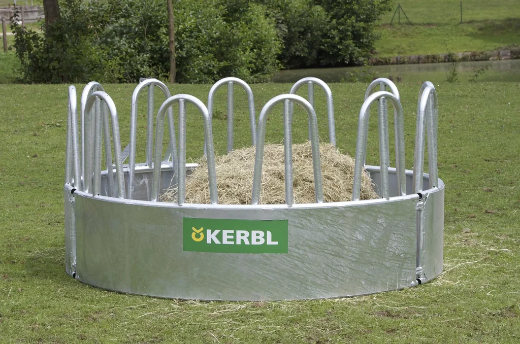 Round hay rack with 12 feeding places