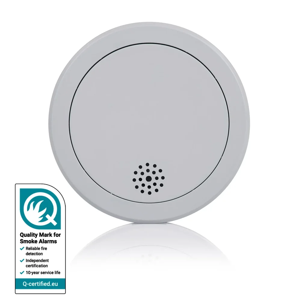 Smoke detector with 10-year battery