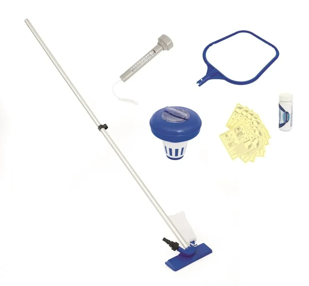 Pool cleaning set