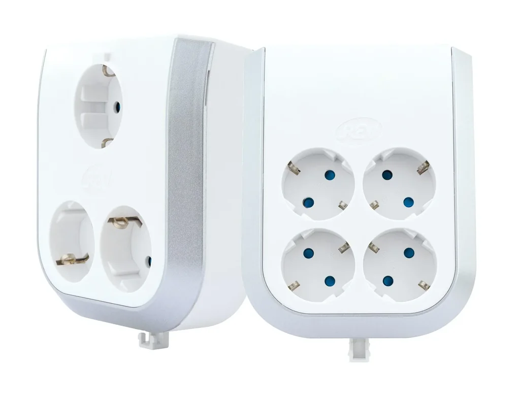 3-way socket extension in elegant design with child protection