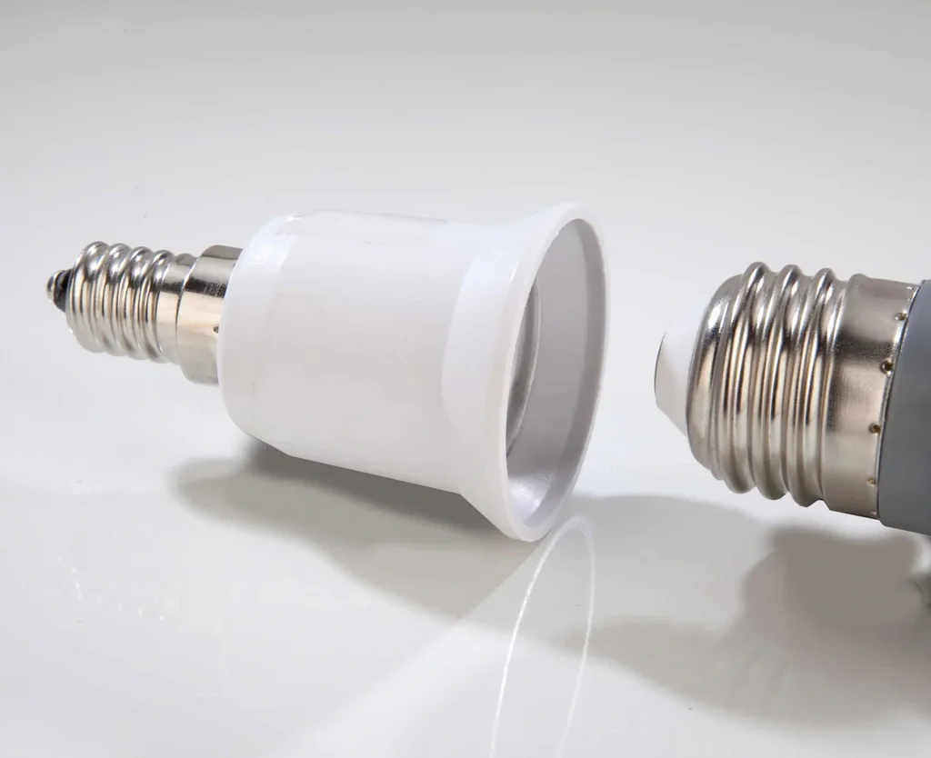 Adapter E14 to E27 socket, 3 pieces