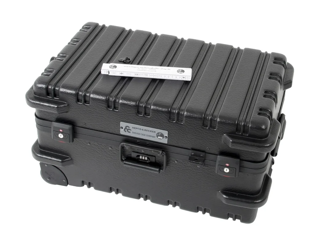 Tool case CHICAGO CASE 5540, 72 liters, shatter-proof with integrated roller system
