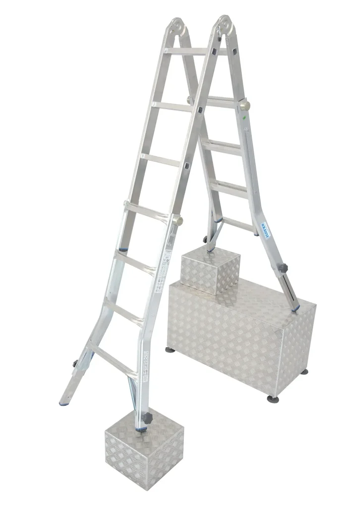 Articulated telescopic ladder 4 x 4 rungs ladder