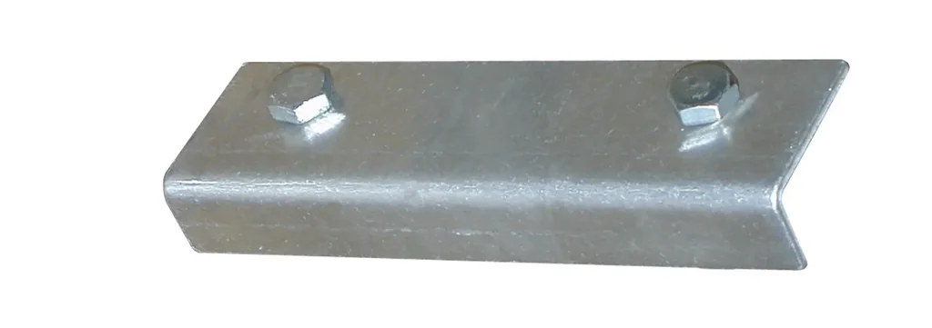 Roof ladder connecting angle