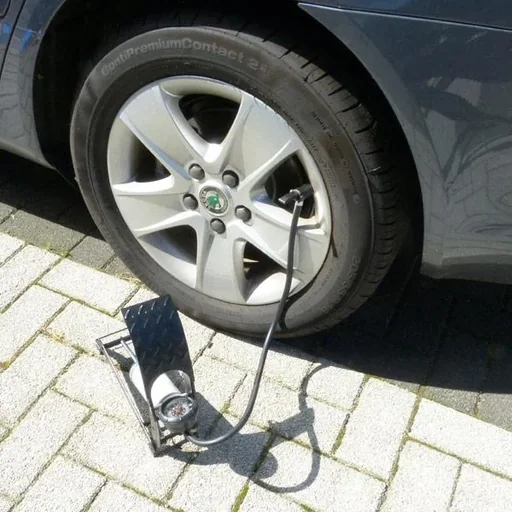 "Foot pump single cylinder Premium image"