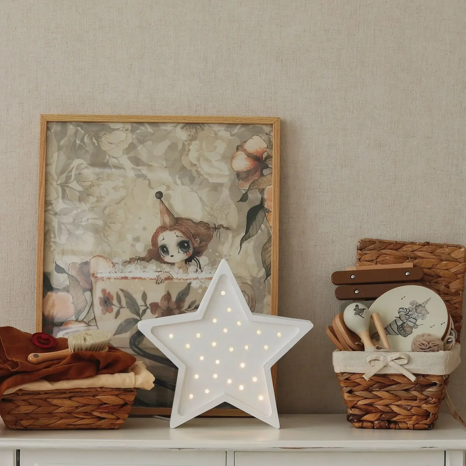 "Little Lights dziecięca lampka nocna, lampka nocna gwiazda – 100% naturalne drewno sosnowe image"