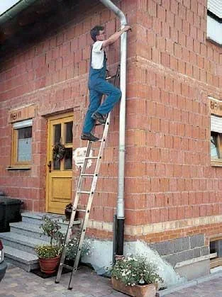 "Aluminum leaning ladder with 10 rungs image"