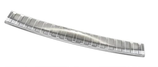 "Stainless steel loading sill protector, Renault TRAFIC II, 2001-2014. OEM quality with soft, deburred edges. image"
