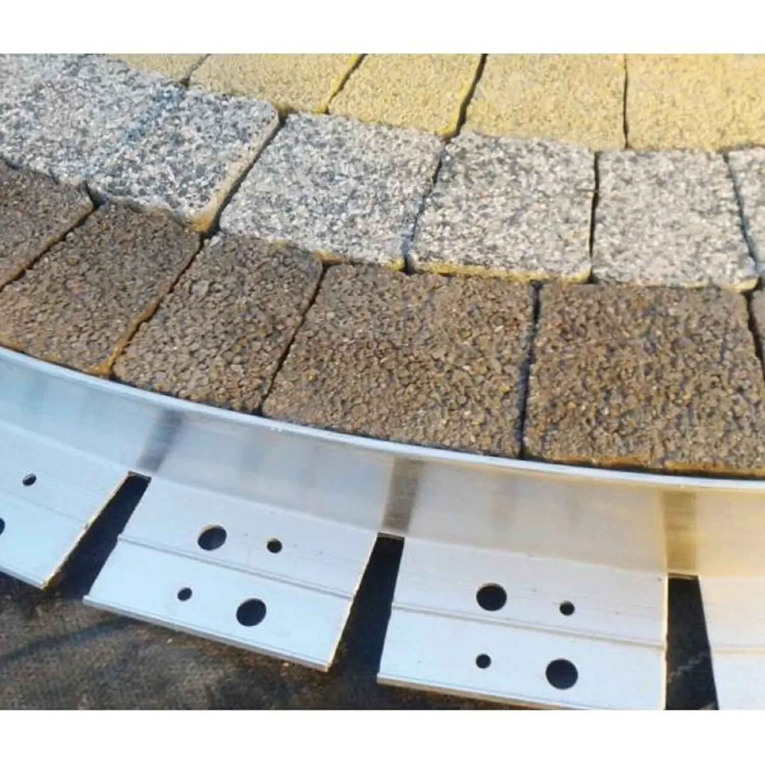 Ultra wytrzymałe aluminiowe obrzeże trawnikowe 64mm x 100cm | Obrzeże trawnikowe | Palisada ogrodowa