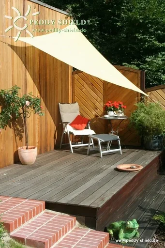 "Trójkątny żagiel przeciwsłoneczny HDPE kremowobiały 300 x 300 x 300 cm image"